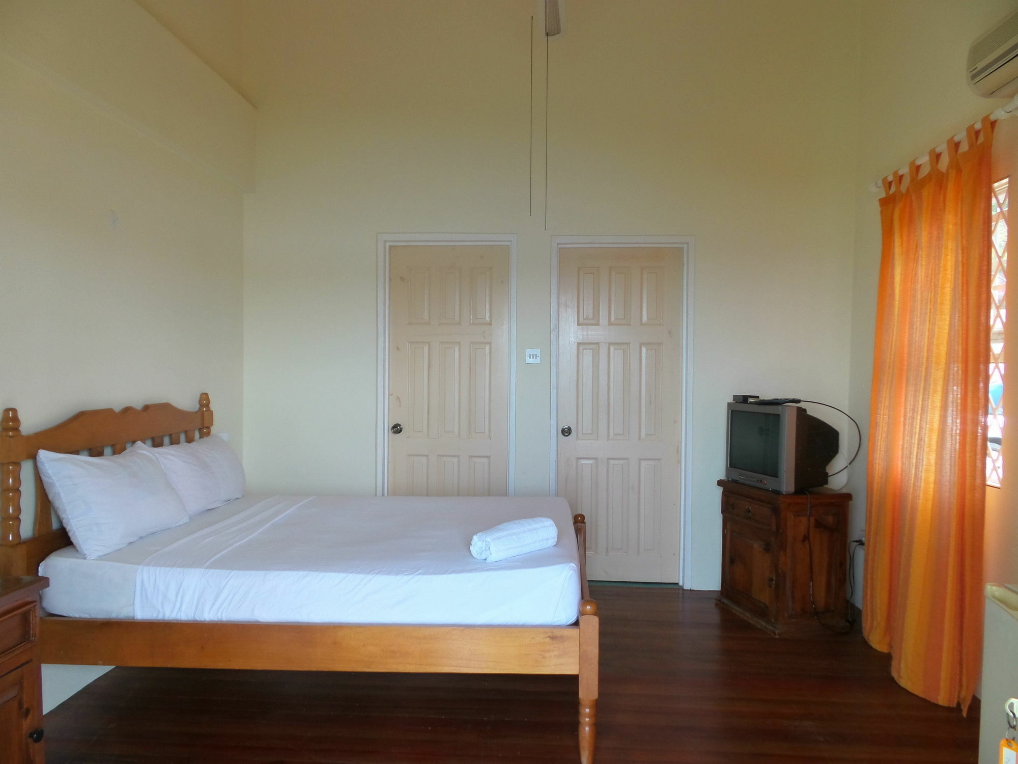 Capt. Harris Suites St. George's Εξωτερικό φωτογραφία